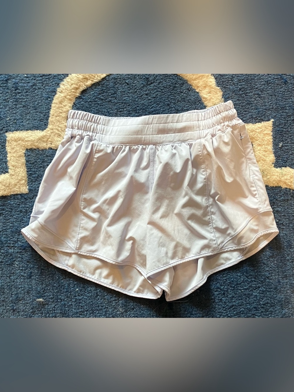 Lululemon Hotty Hot Low-Rise Lined Short 4" - Picture 2 of 4
